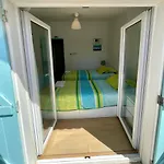 Native Surfhouse Praia da Lourinha