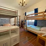 Native Surfhouse Hostel *