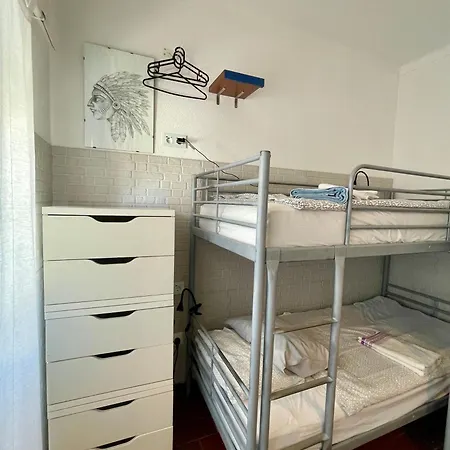 Native Surfhouse Hostel *