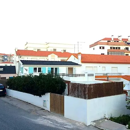 Native Surfhouse Praia da Lourinhã