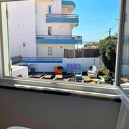 Native Surfhouse Praia da Lourinhã