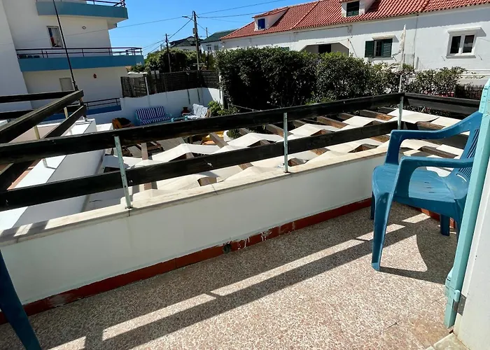 אכסניה Native Surfhouse