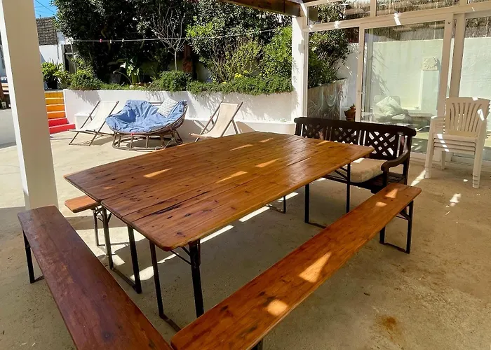אכסניה Native Surfhouse *