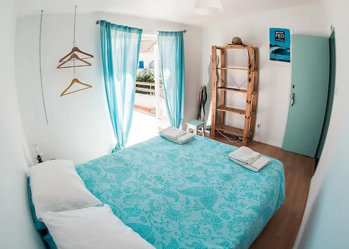 بيت شباب Native Surfhouse