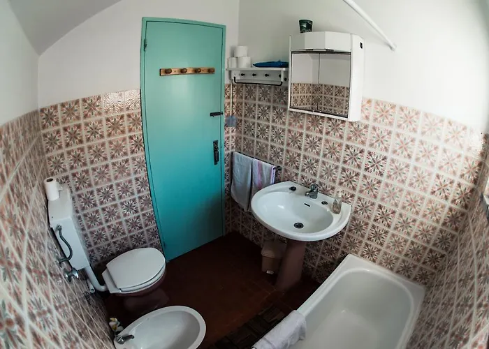 بيت شباب Native Surfhouse *