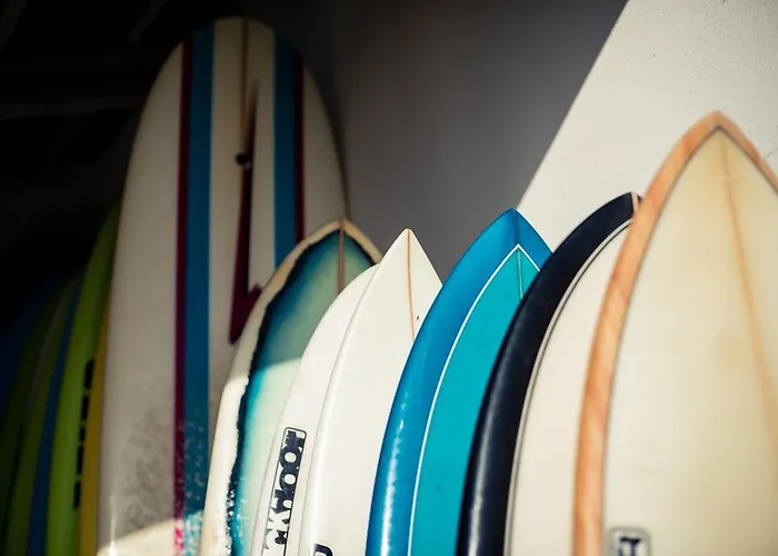 אכסניה Native Surfhouse